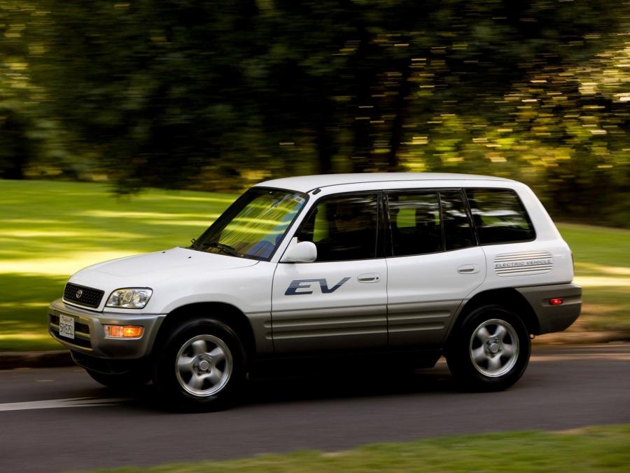  Toyota RAV4 EV 5-Door 1997 года  (фото 8 из 11)